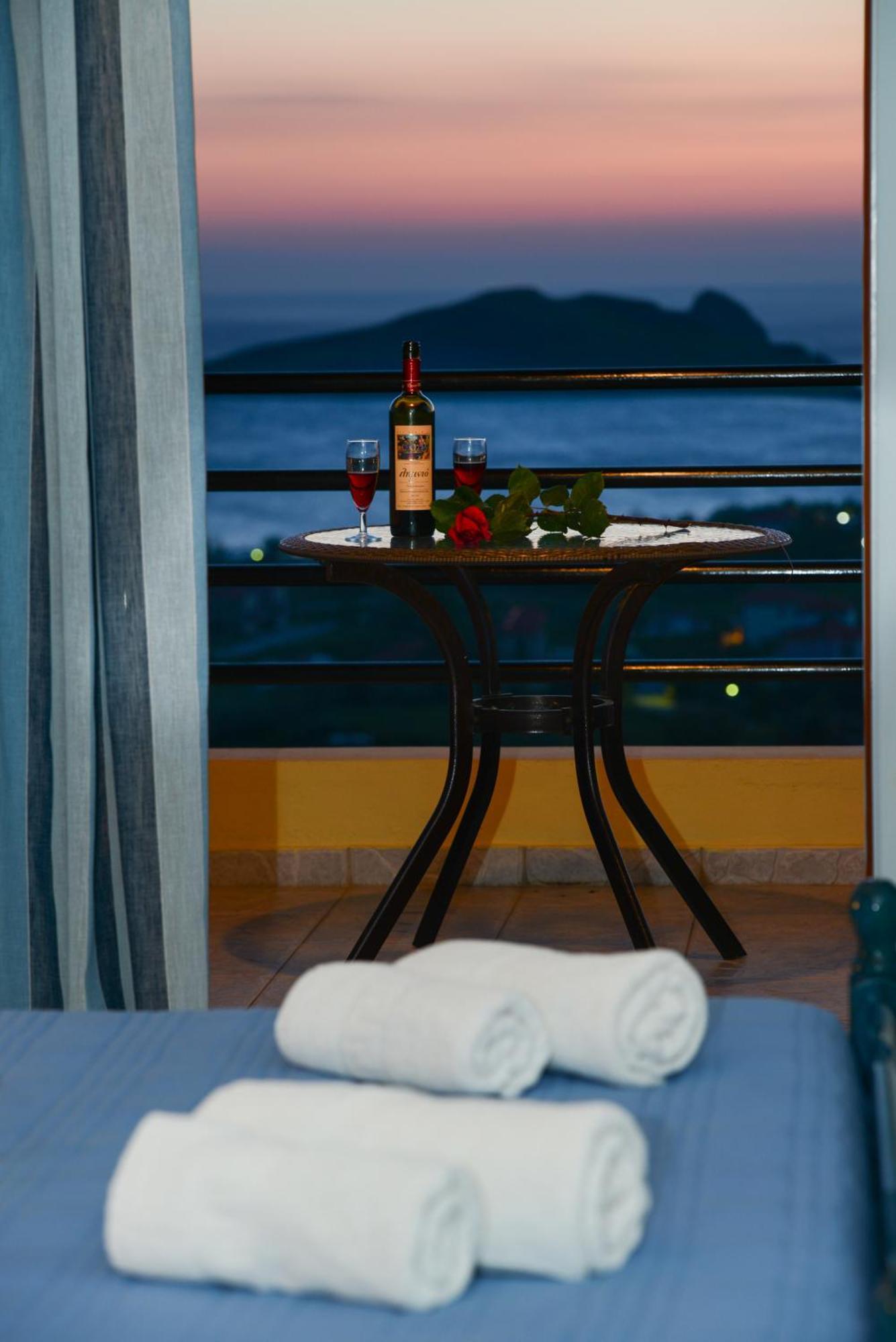 Hotel Dina - Ξενοδοχείο Ντινα بلاتي المظهر الخارجي الصورة