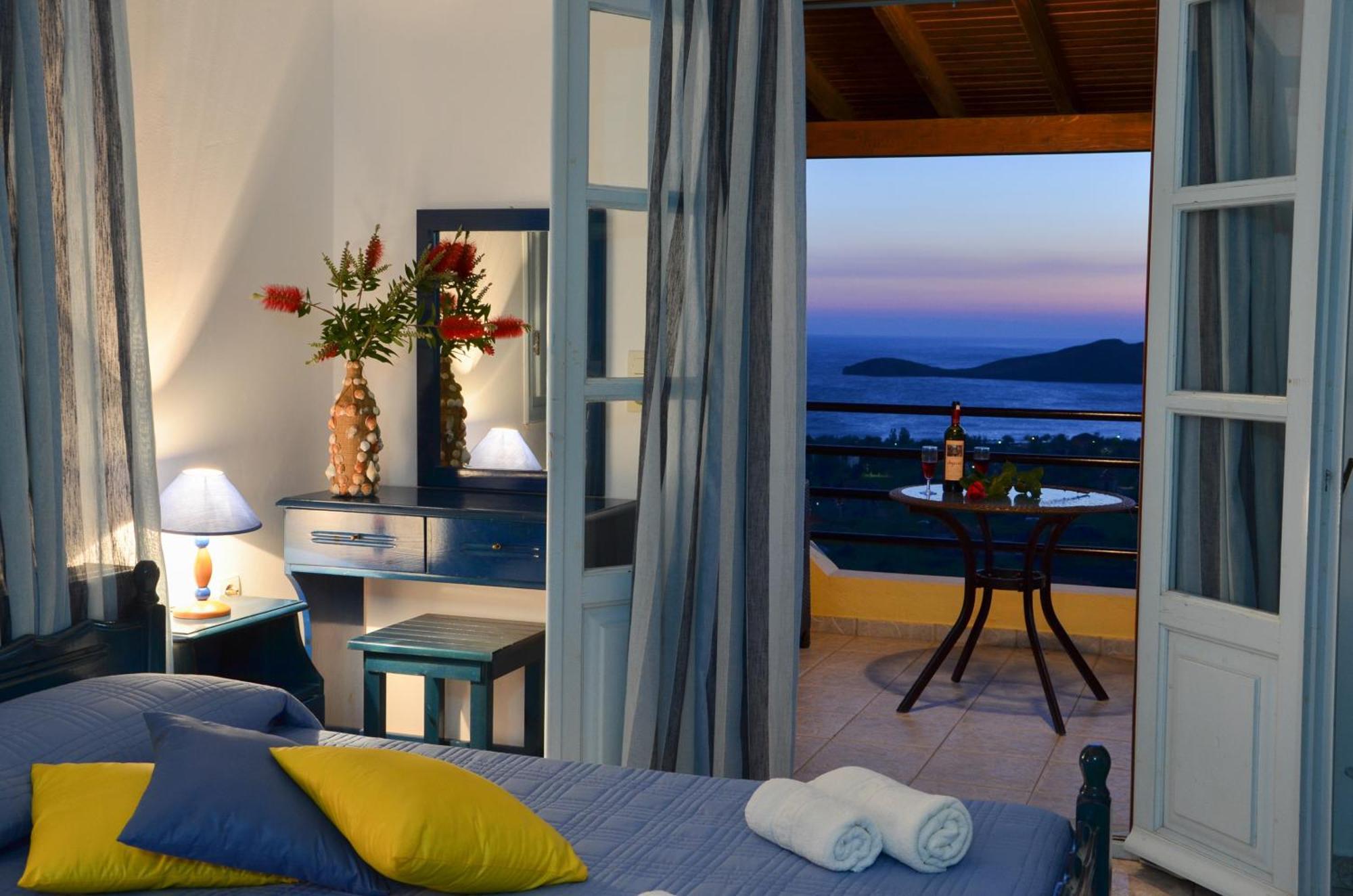 Hotel Dina - Ξενοδοχείο Ντινα بلاتي الغرفة الصورة